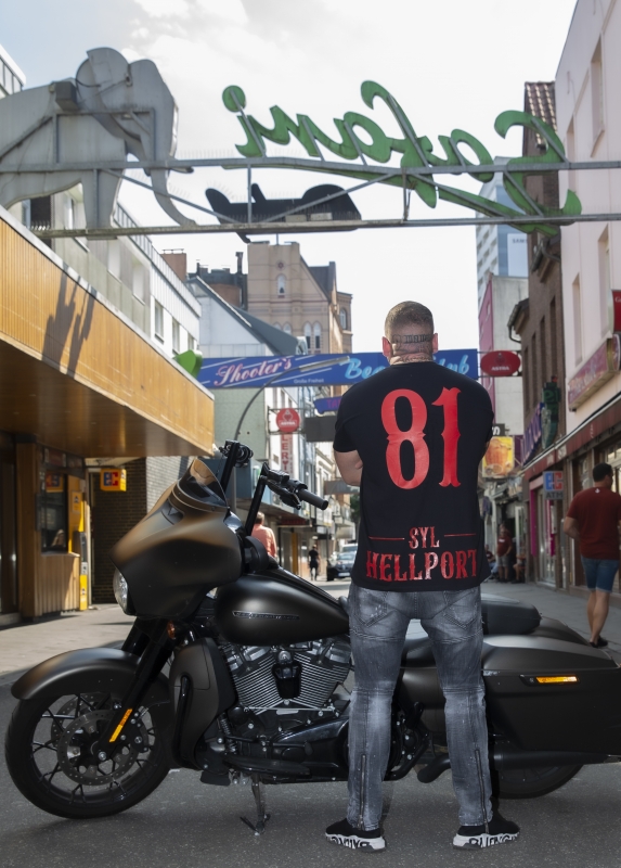 T-Shirt: ST.PAULI  - SCHWARZ - ROT